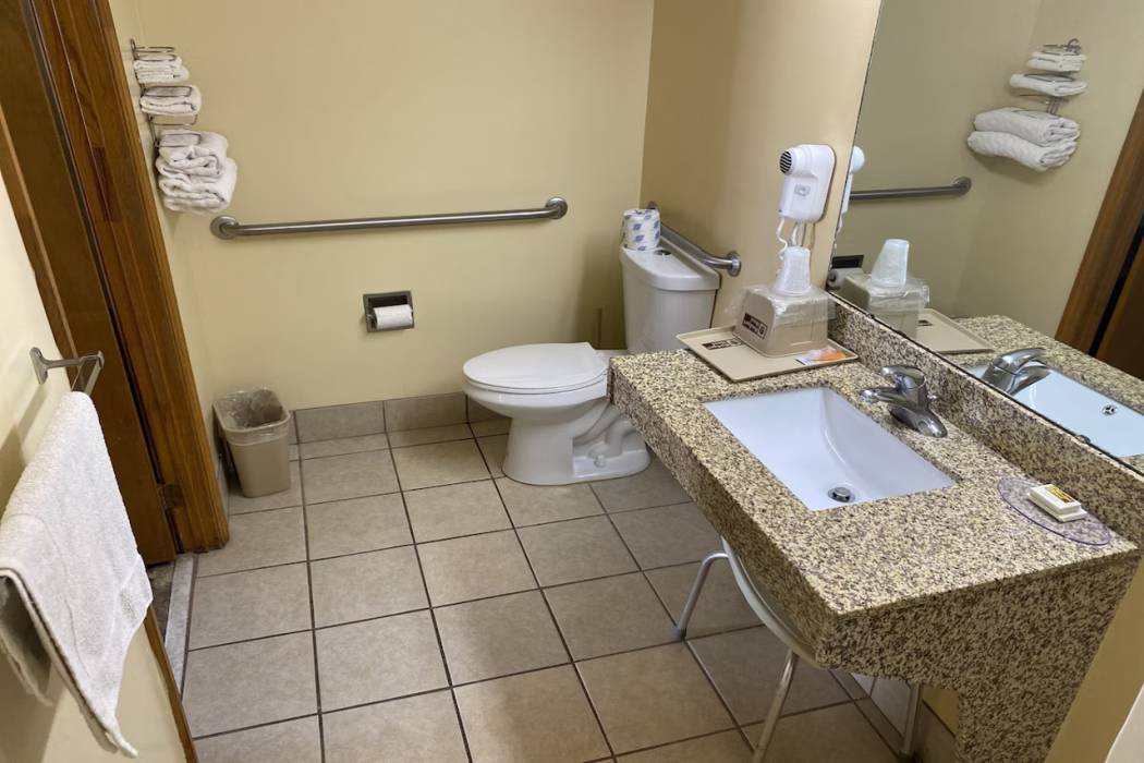 Rodeway Inn Baxley, GA 26/86