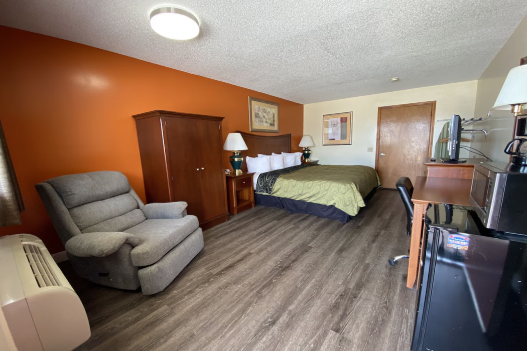 Rodeway Inn Baxley, GA 56/86