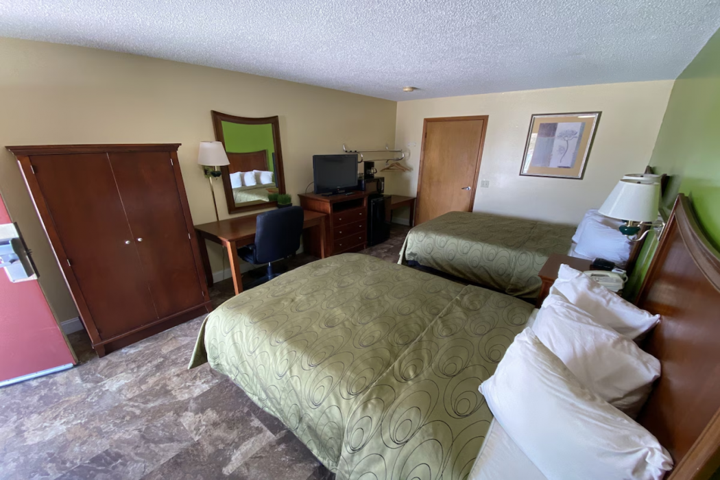 Rodeway Inn Baxley, GA 12/86