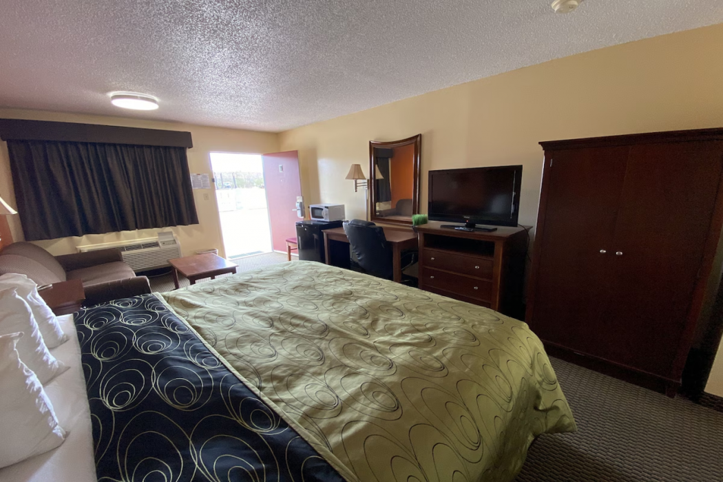 Rodeway Inn Baxley, GA 28/86