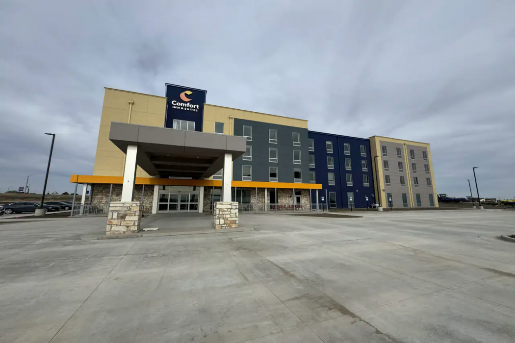 Comfort Inn & Suites Colby 4/22