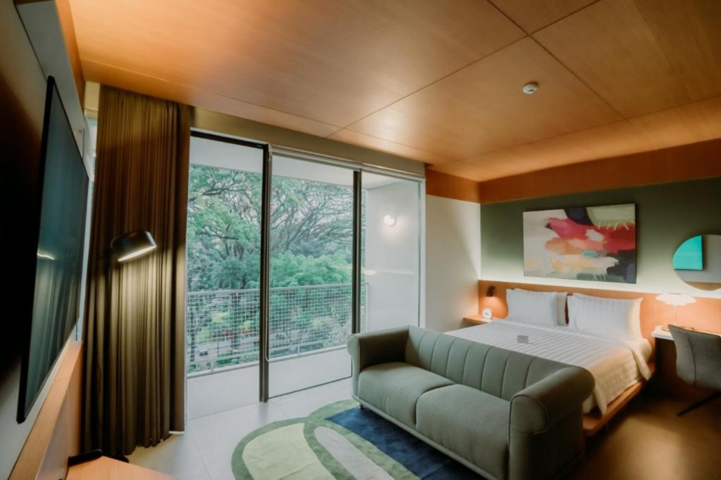 Jiro Hotel 5/50