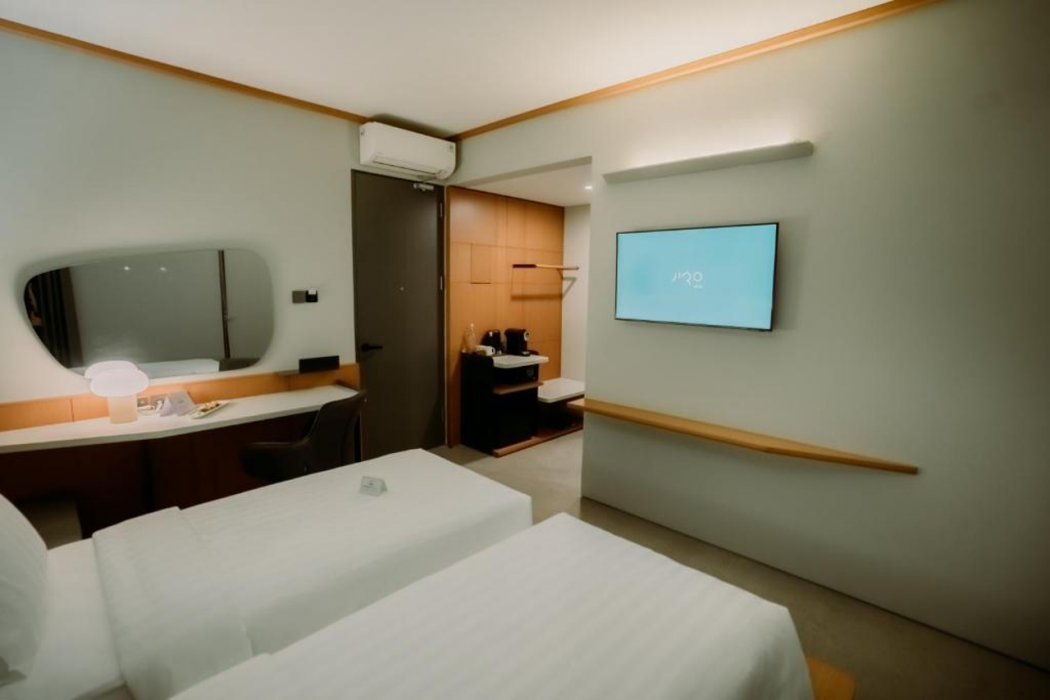 Jiro Hotel 7/50
