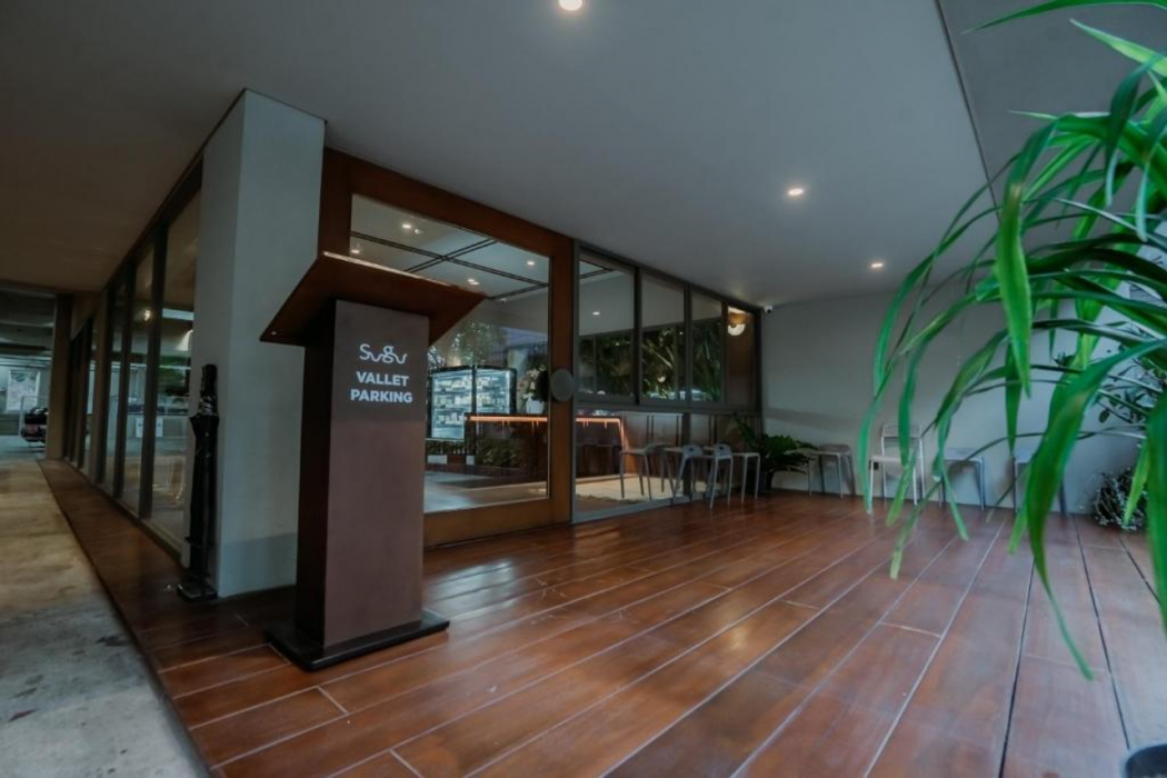 Jiro Hotel 30/50