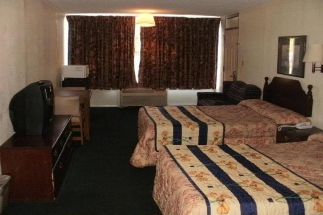 Rodeway Inn Whiteville, NC 6/17