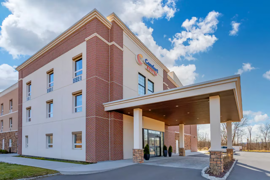 Comfort Suites Central Valley - Woodbury 1/52