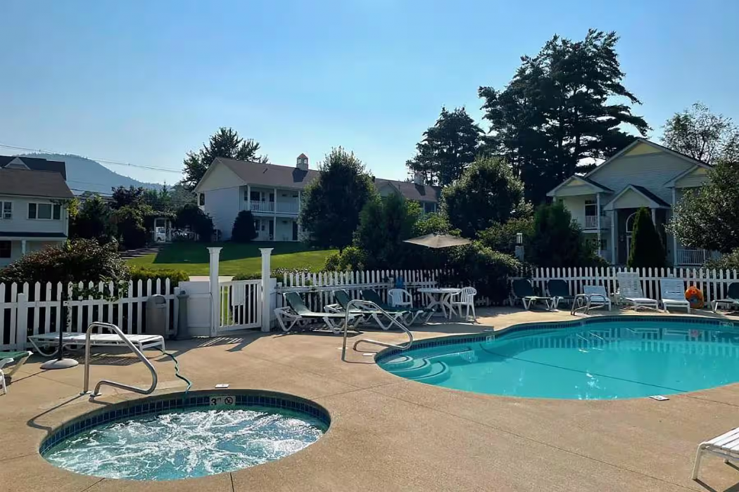 Golden Gables Inn Dazzler Select by Wyndham 28/60