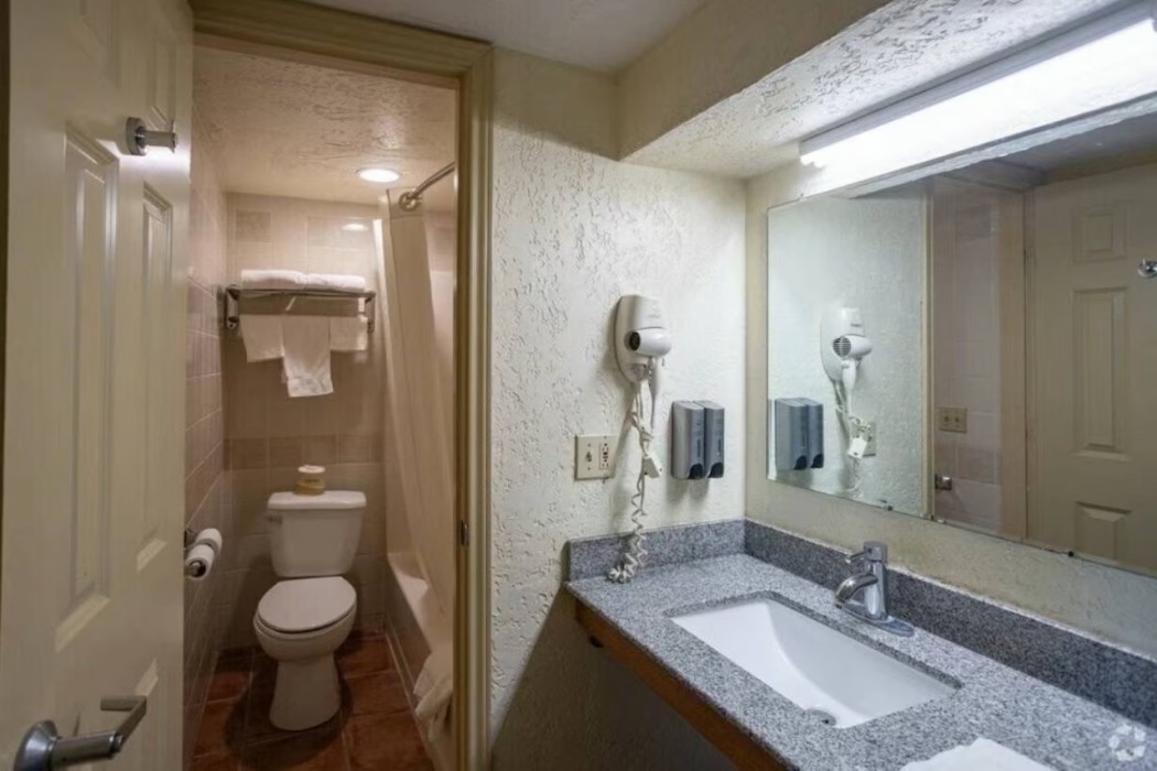 Econo Lodge Canadian, TX 6/22