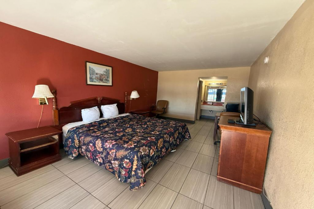 Luxury Inn By Hotel O Hattiesburg, MS 19/50