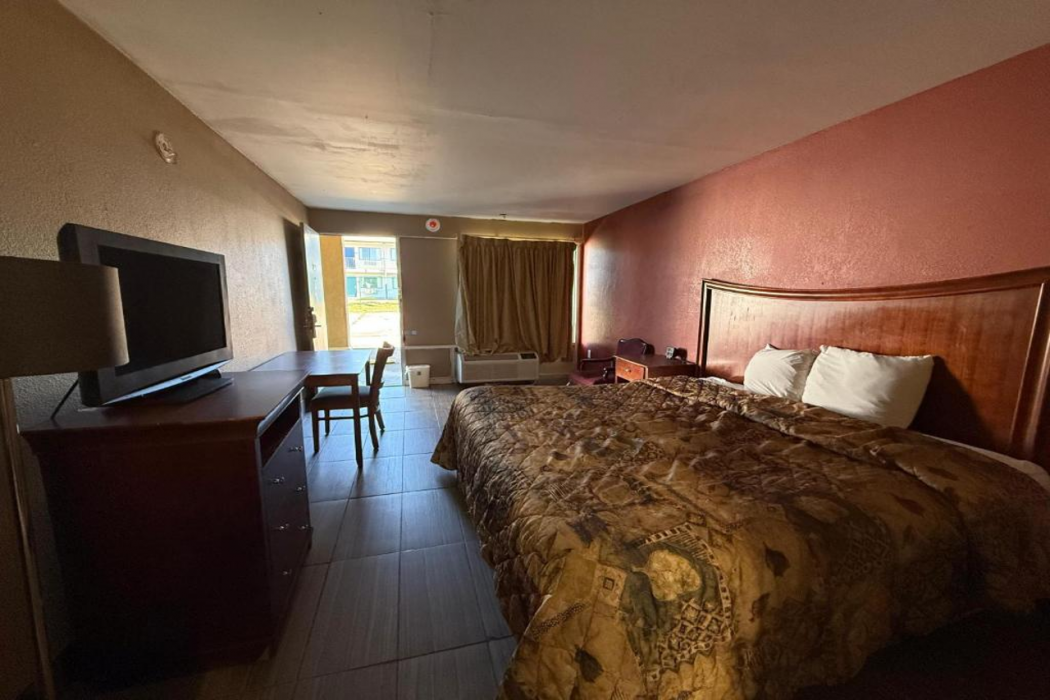 Luxury Inn By Hotel O Hattiesburg, MS 14/50