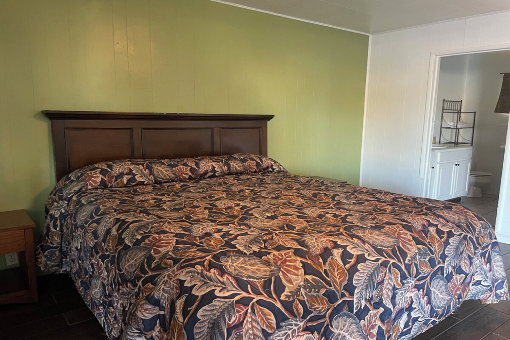 Oak Motel Modesto CA 16/29