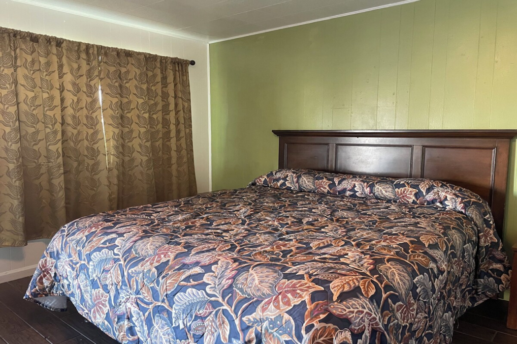 Oak Motel Modesto CA 17/29