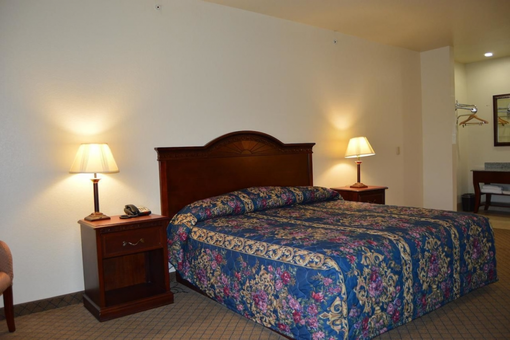 HiWay Inn Express Kiowa Hwy 69 11/55