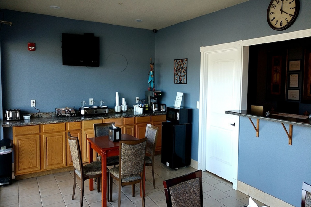 HiWay Inn Express Kiowa Hwy 69 23/55
