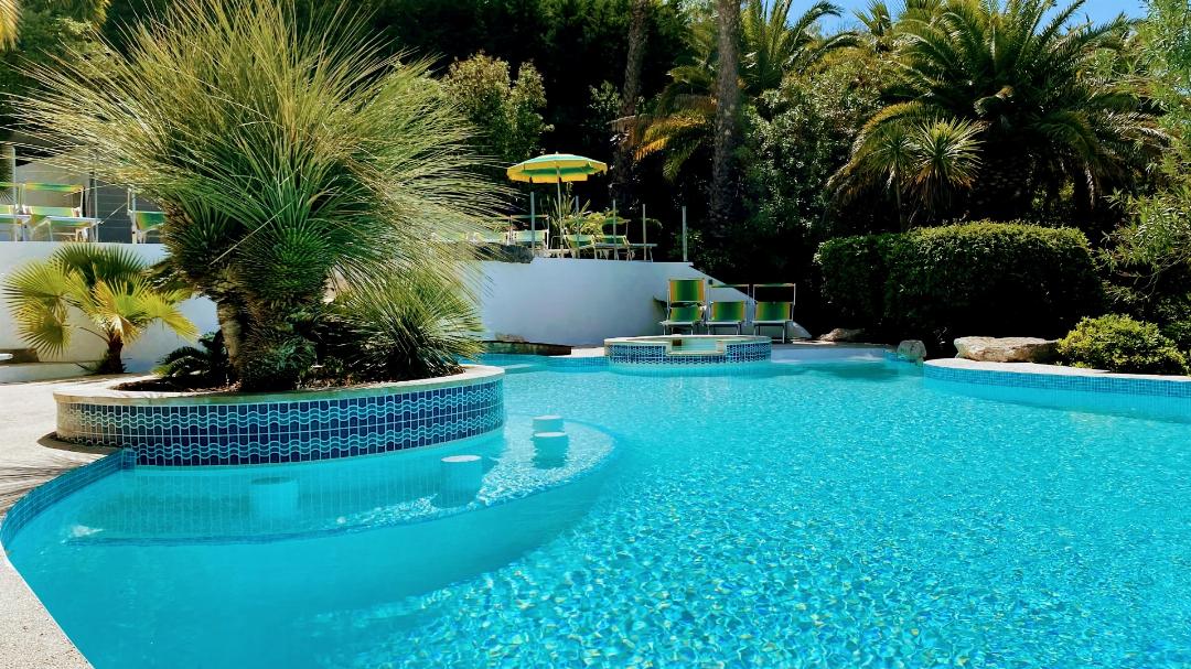 Pamela Hotel Cassis 39/75