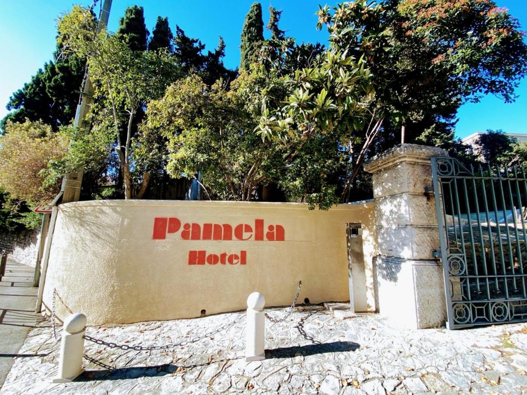 Pamela Hotel Cassis 8/75