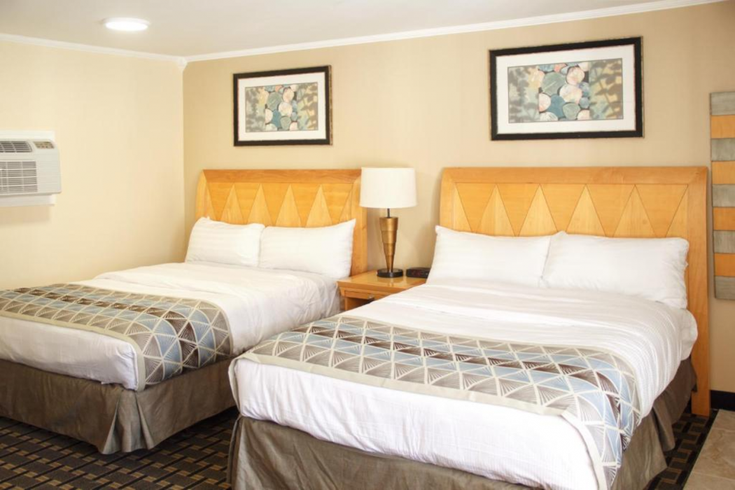 Rodeway Inn Adams, MA 11/34