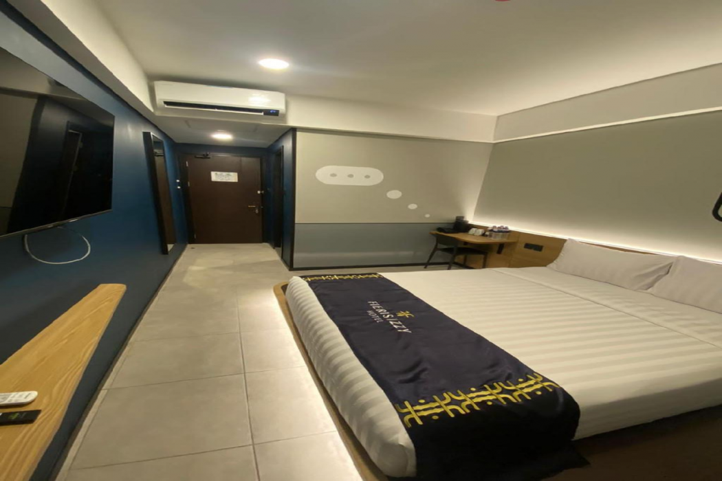 Fieris Hotels Izzy 8/18