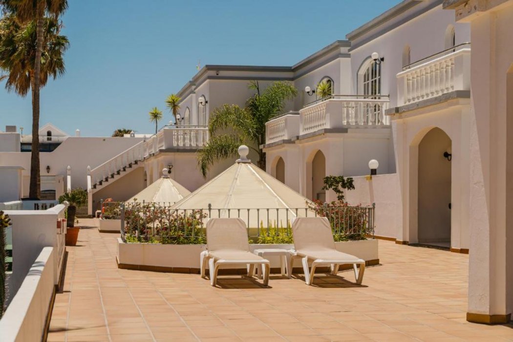 Corona Mar Apartments - Select Adults PLUS 16 17/30