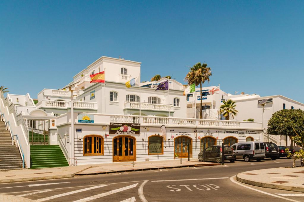 Corona Mar Apartments - Select Adults PLUS 16