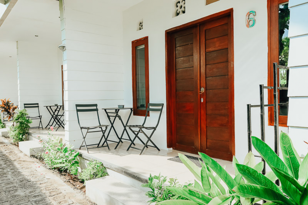 3 Monkeys Lembongan 15/50