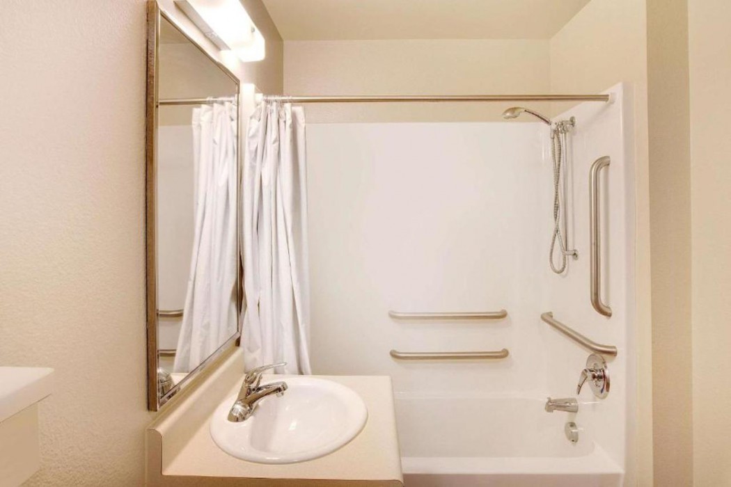 WoodSpring Suites Baton Rouge Airport 17/65