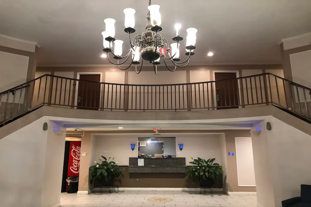 Regency Inn & Suites Houston East I 10 7/52