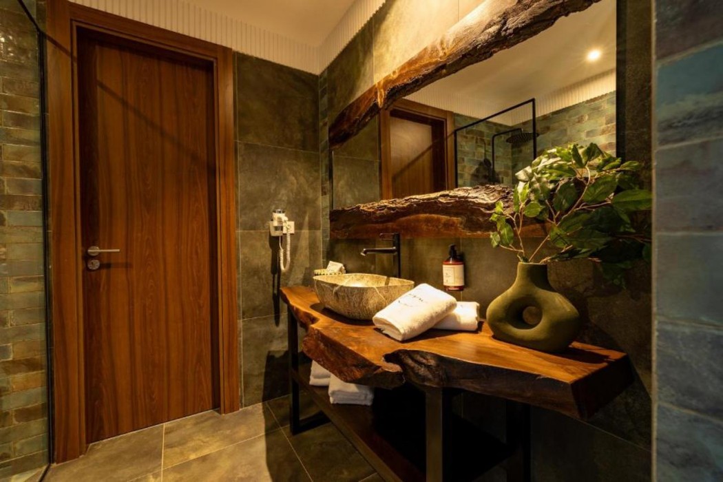 Yin Hotel & Spa 12/21
