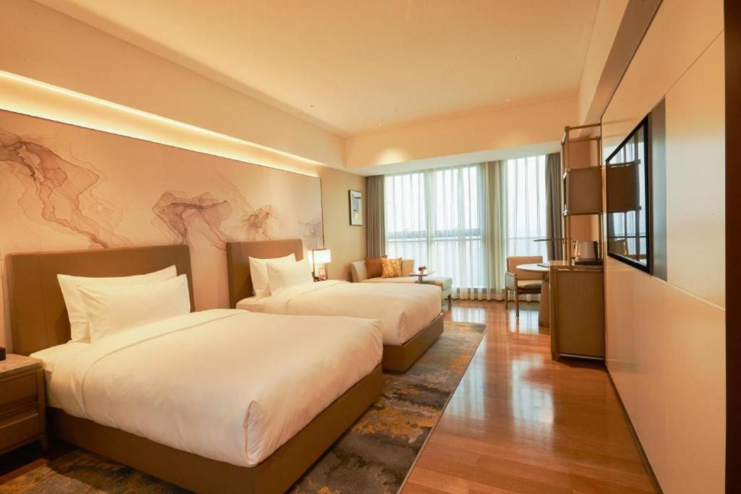 LN Dongfang Hotel Pazhou 15/60