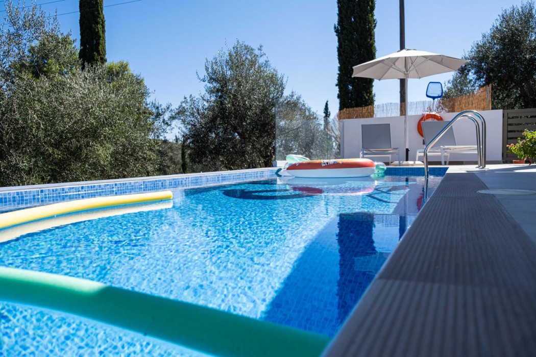 Giardinia Holiday Homes 23/28