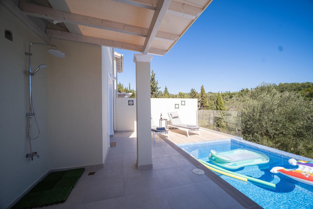 Giardinia Holiday Homes 27/28