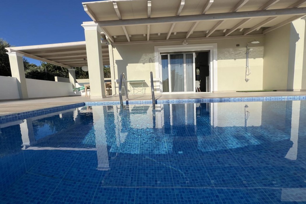 Giardinia Holiday Homes 24/28