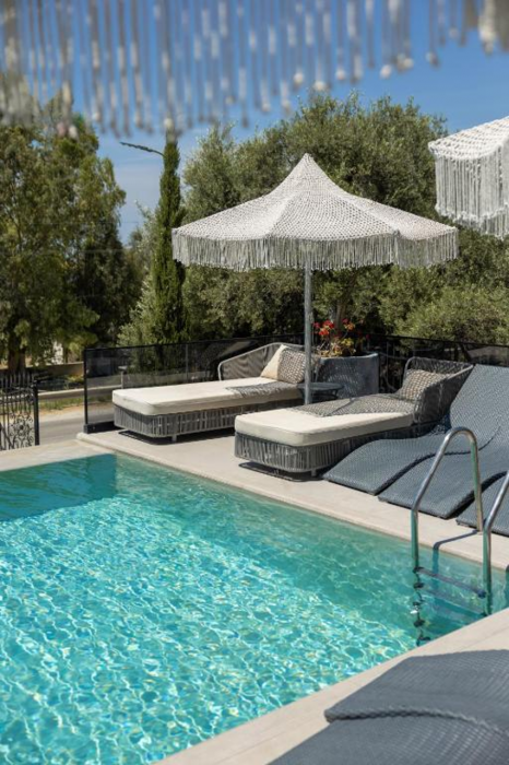 Mazarine Hotel and Restaurant 35/59
