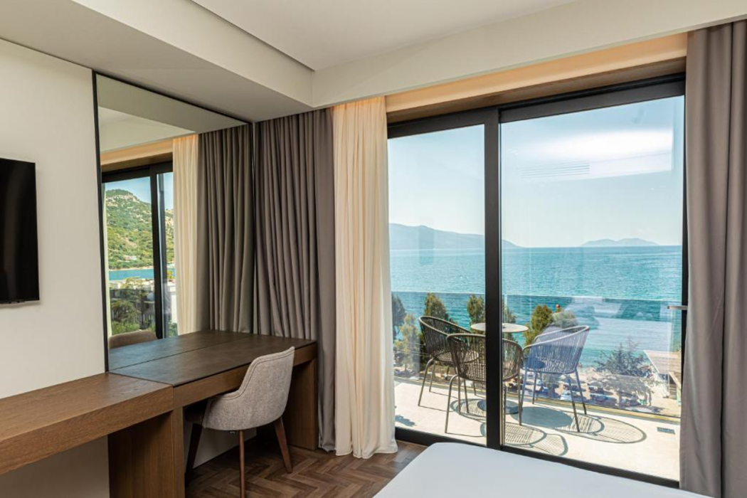 Mazarine Hotel and Restaurant 16/59