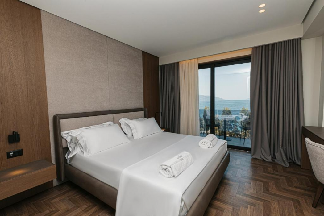 Mazarine Hotel and Restaurant 18/59