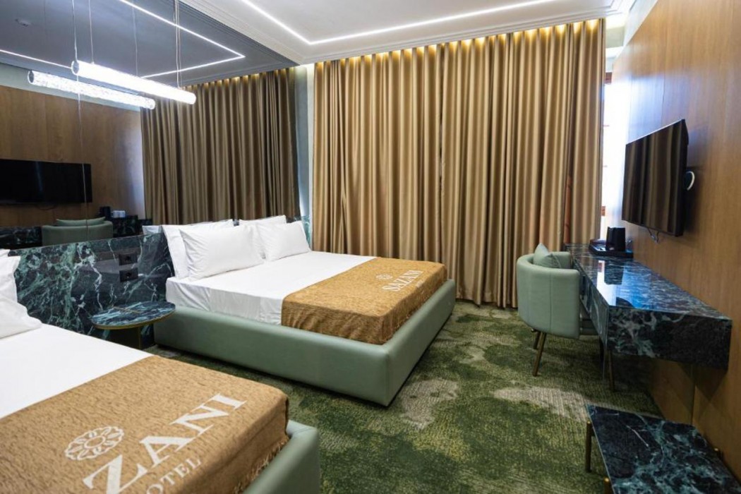 Sazani Hotel 2/9