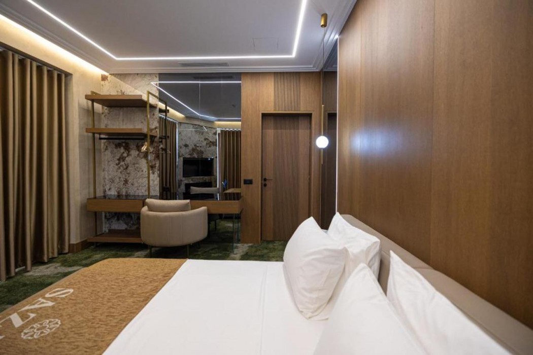 Sazani Hotel 3/9
