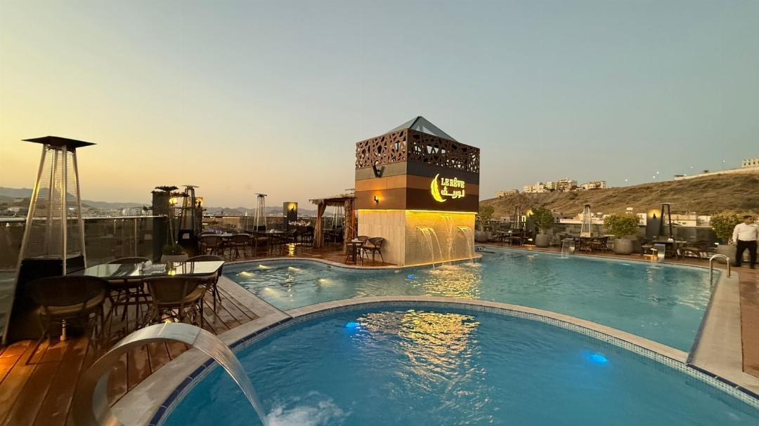 Le Reve Hotel 84/134