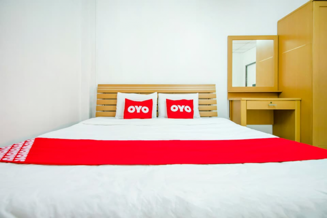 OYO 525 MRT Phetkasem 48/1 Place 9/33