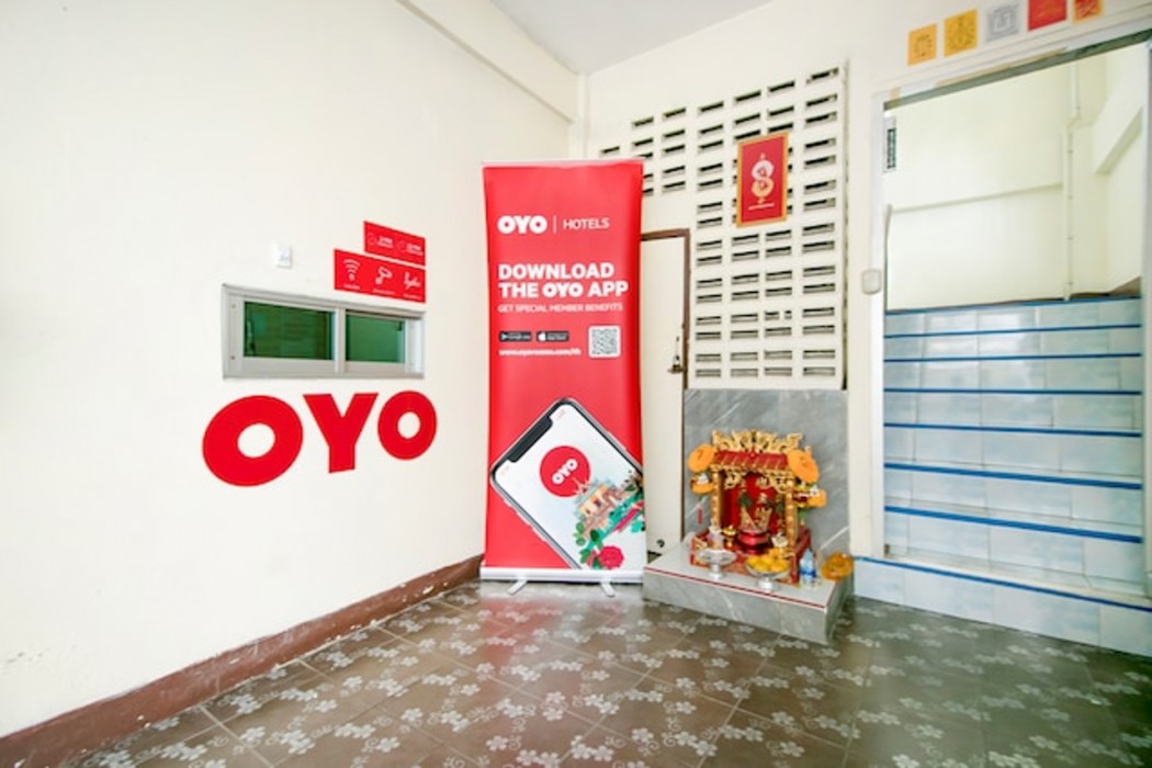 OYO 525 MRT Phetkasem 48/1 Place 7/33