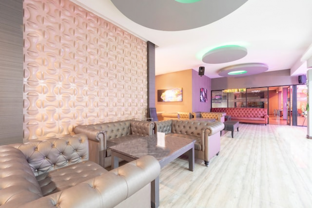 OYO 75382 Chonburi Hotel 26/42