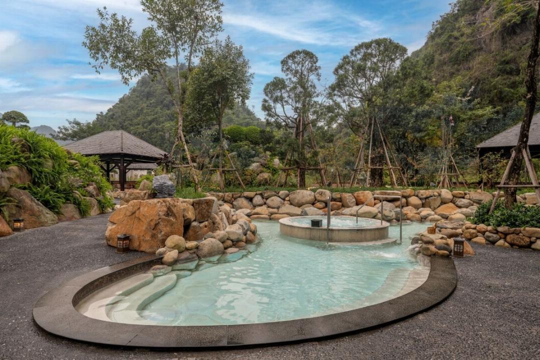 Hilton Quang Hanh Onsen Resort 32/74