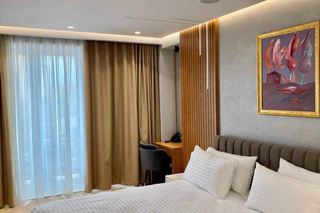 Primo Hotel 9/45