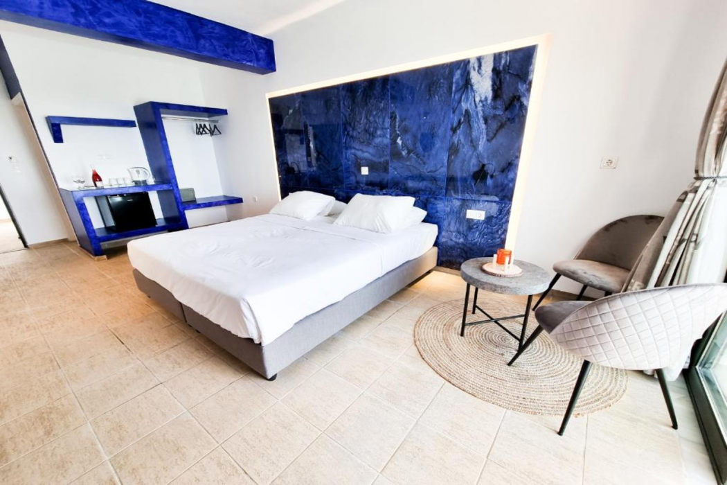 Penelope Hotel 10/30