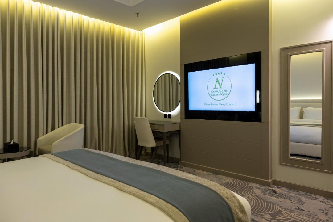 Deluxe king room