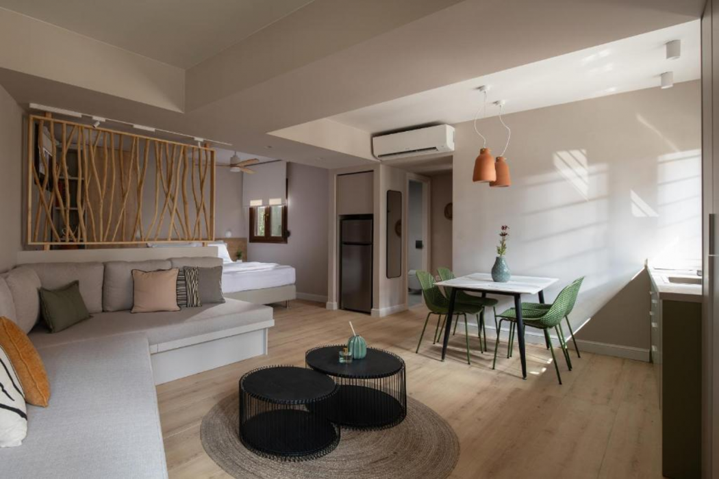 Hyati Thessaloniki, Adults Only 6/10
