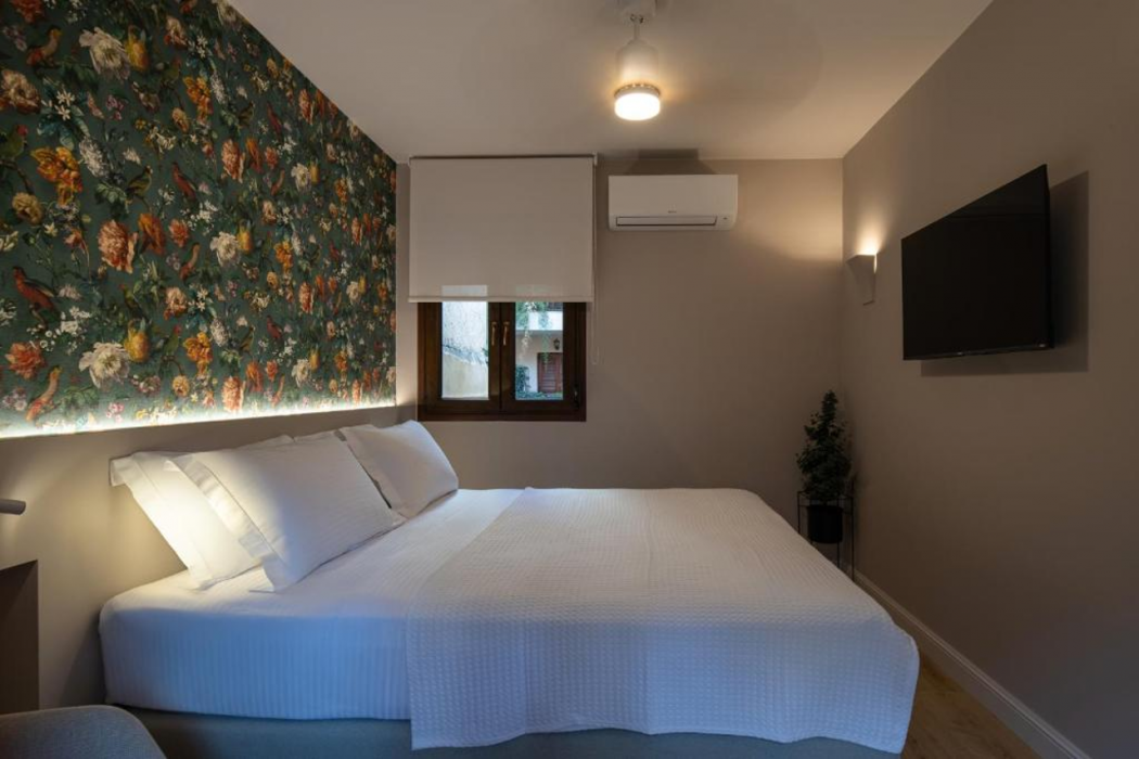 Hyati Thessaloniki, Adults Only 7/10