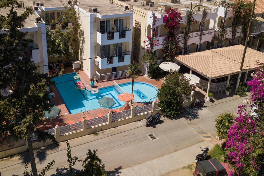 Bueno Hotel Apartments 3/13