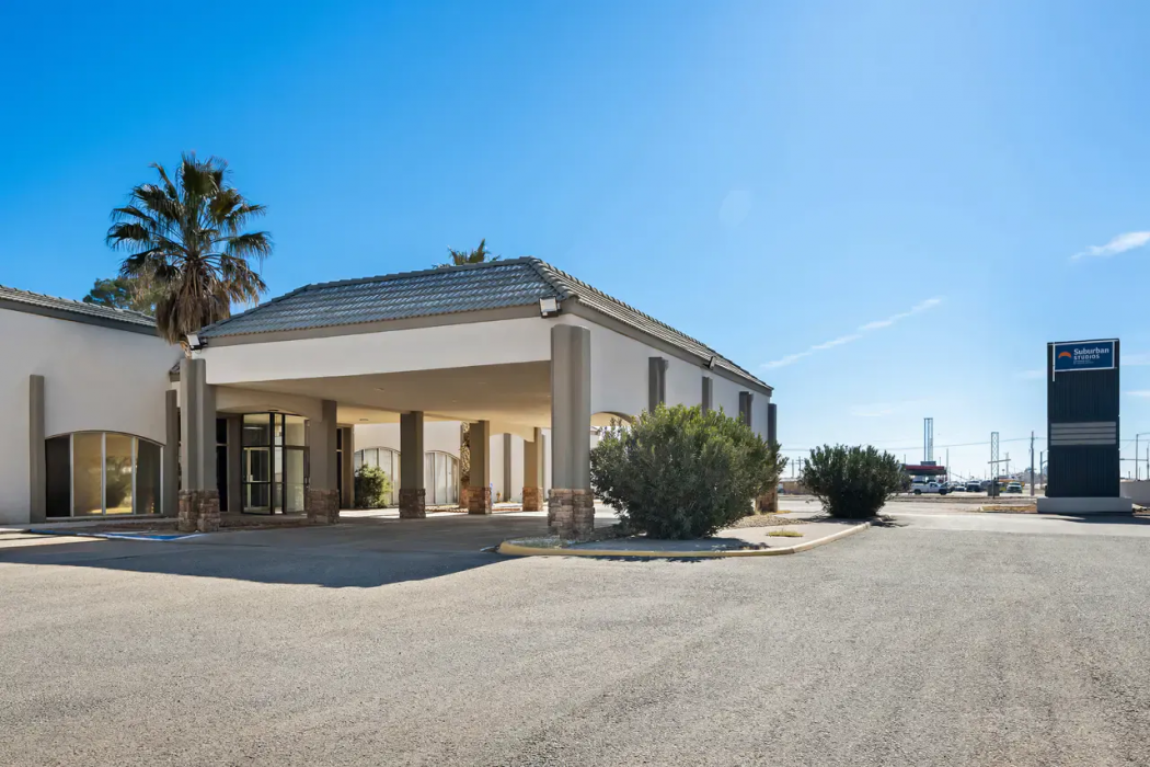Suburban Studios Pecos 2/10