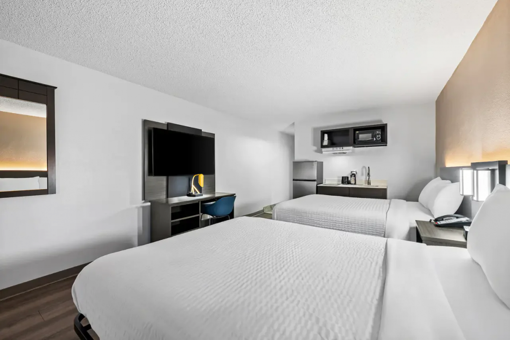 Suburban Studios Pecos 8/10